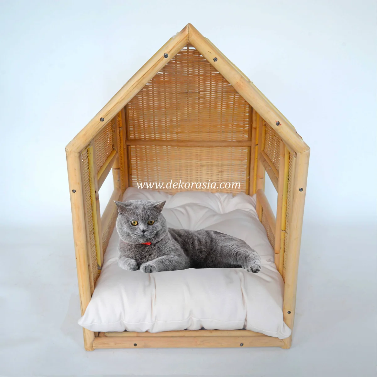 Rattan Natural Pet Bed for Cats and Dogs with Soft Cushion Luxury Sofa Bed Removable Cover Lovely & Cute Design